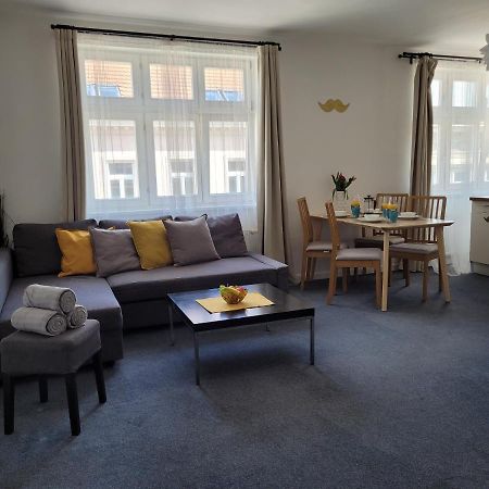 Little Tom Apartments Прага Екстериор снимка