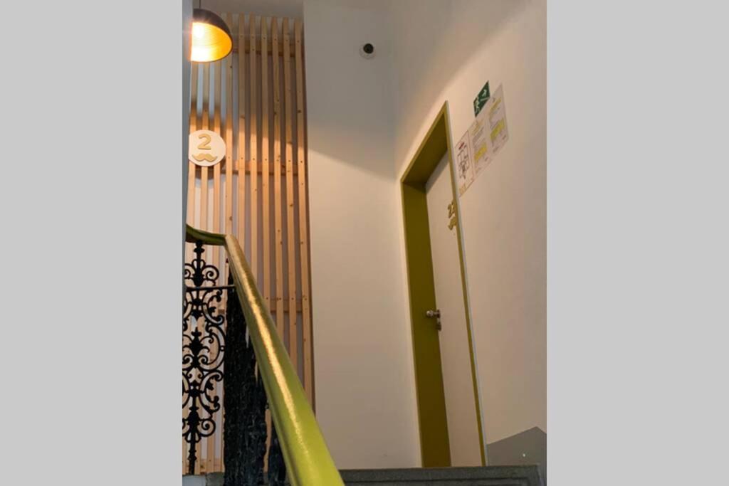 Little Tom Apartments Прага Екстериор снимка