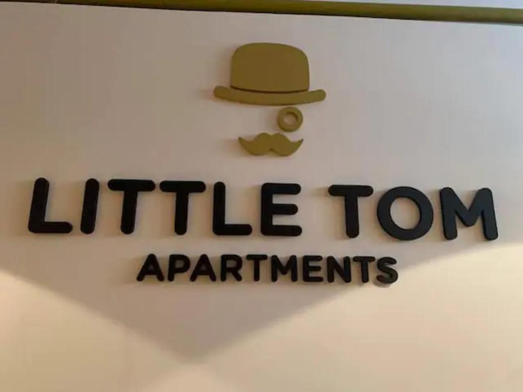 Little Tom Apartments Прага Екстериор снимка