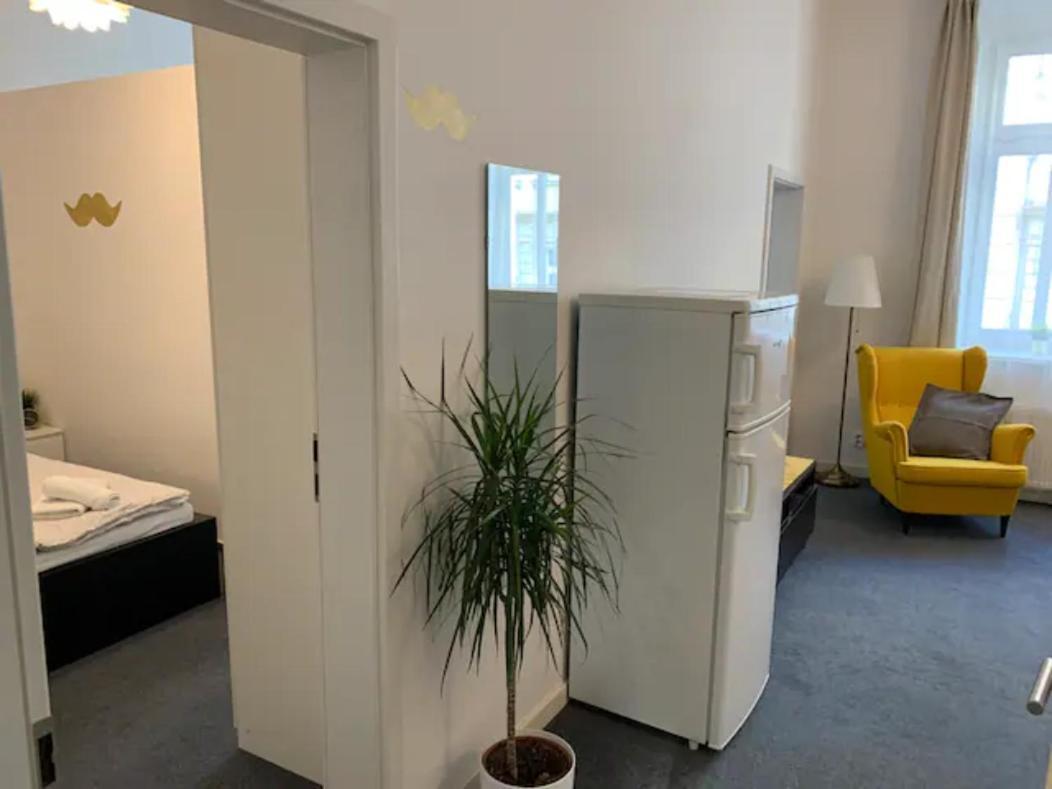 Little Tom Apartments Прага Екстериор снимка