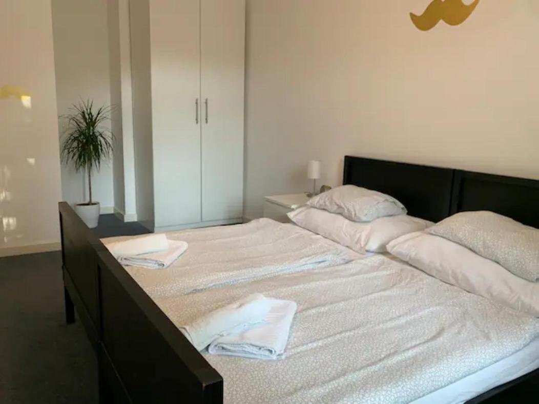 Little Tom Apartments Прага Екстериор снимка