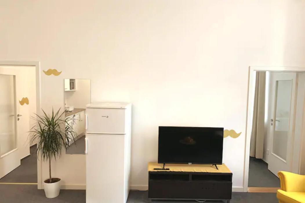 Little Tom Apartments Прага Екстериор снимка