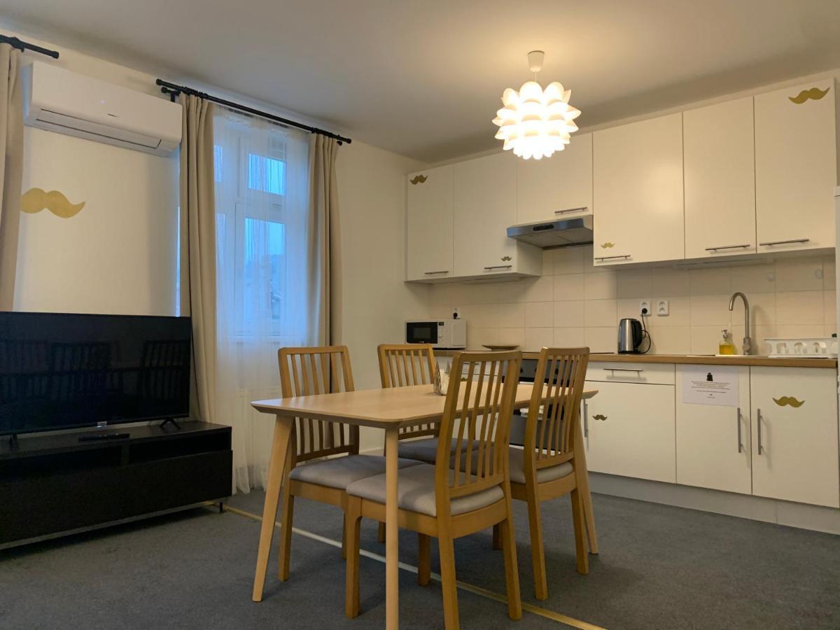 Little Tom Apartments Прага Екстериор снимка