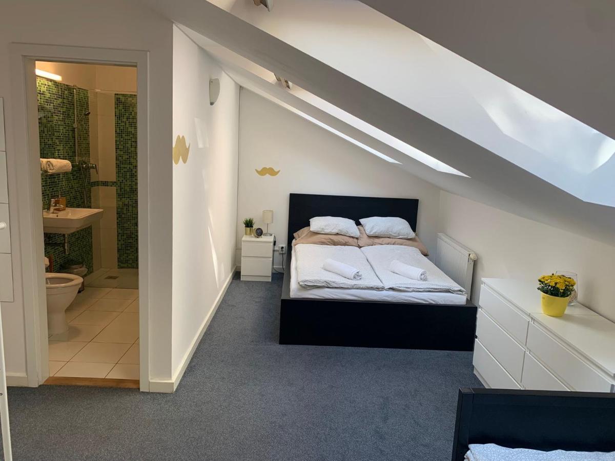 Little Tom Apartments Прага Екстериор снимка