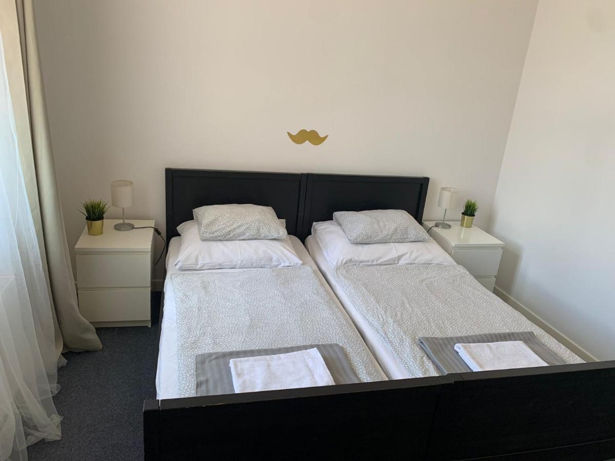 Little Tom Apartments Прага Екстериор снимка