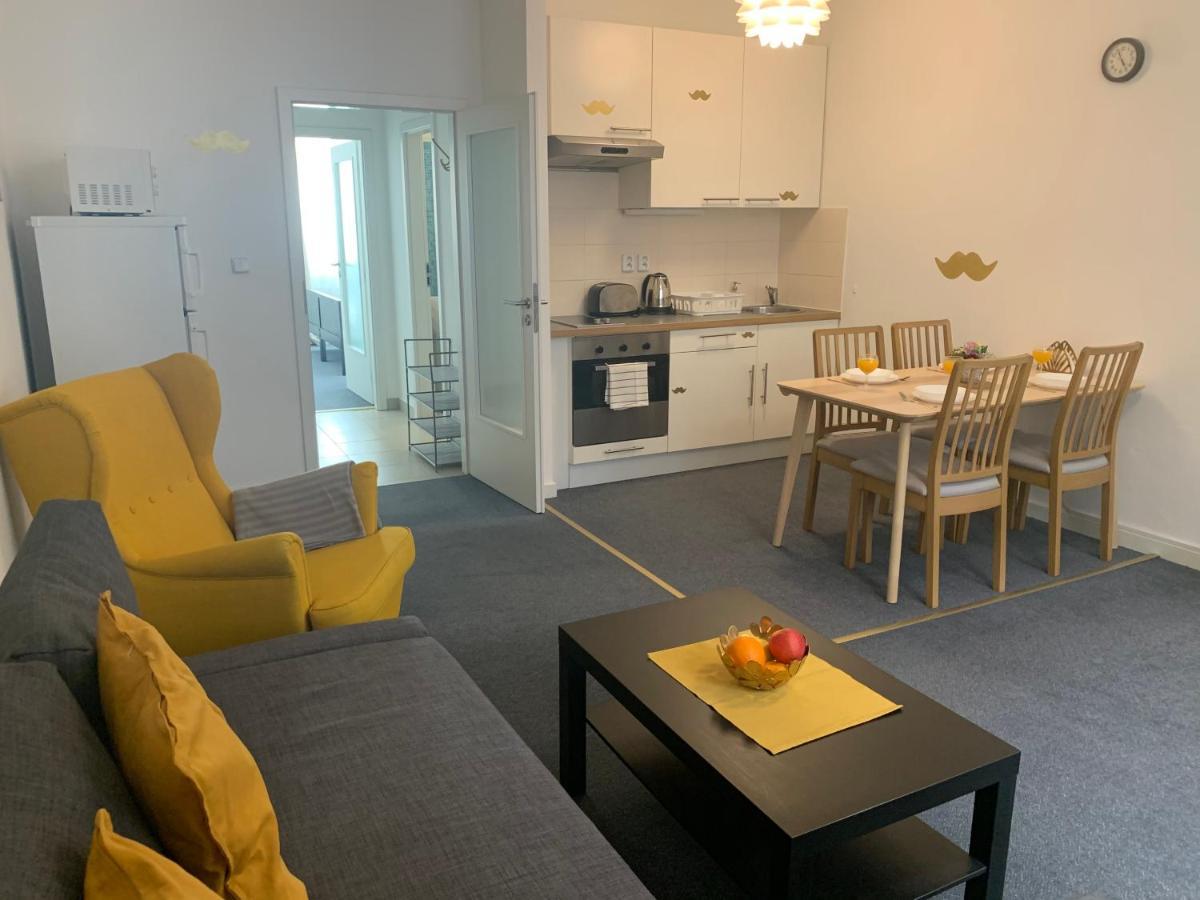 Little Tom Apartments Прага Екстериор снимка
