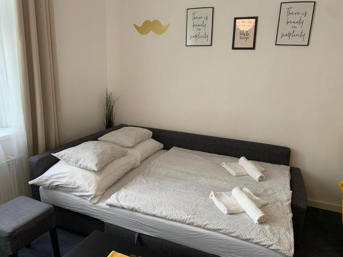 Little Tom Apartments Прага Екстериор снимка