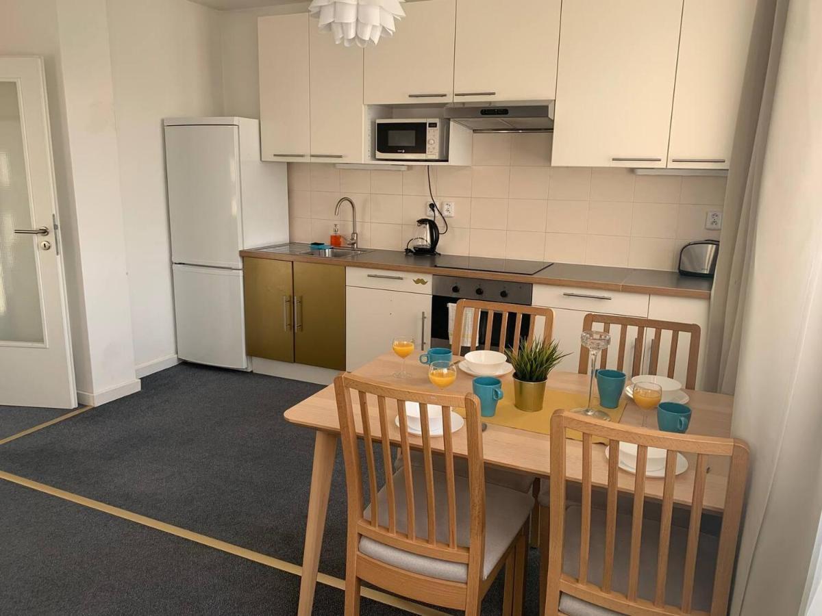 Little Tom Apartments Прага Екстериор снимка