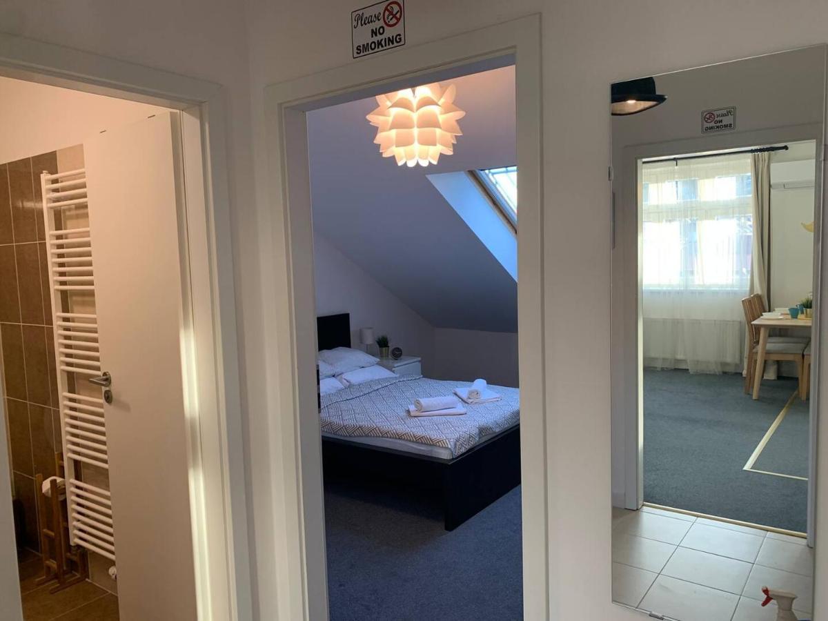 Little Tom Apartments Прага Екстериор снимка