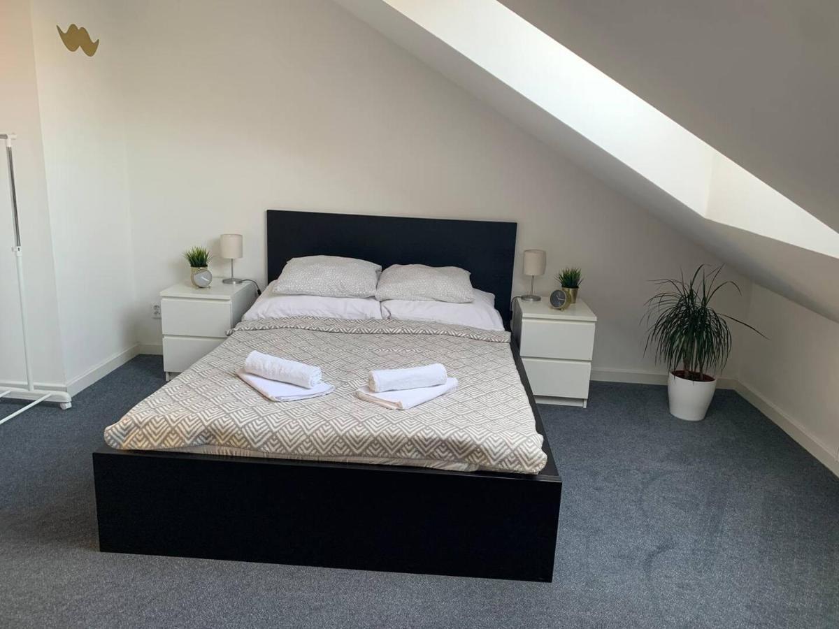 Little Tom Apartments Прага Екстериор снимка