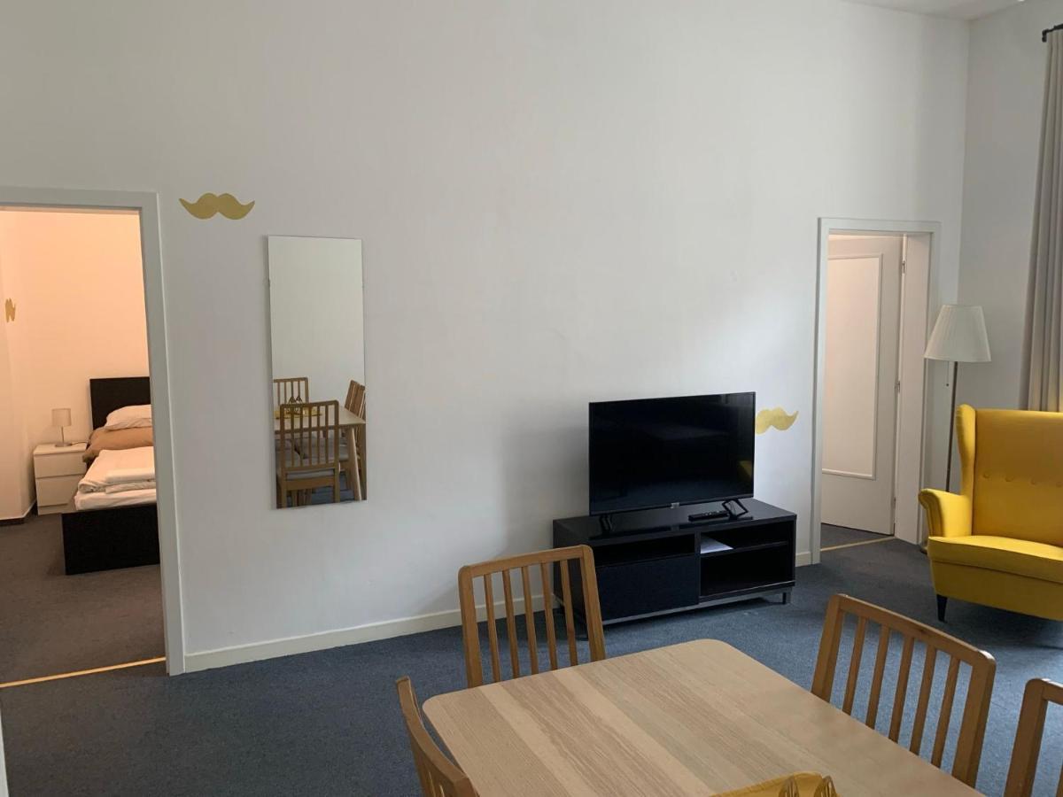 Little Tom Apartments Прага Екстериор снимка