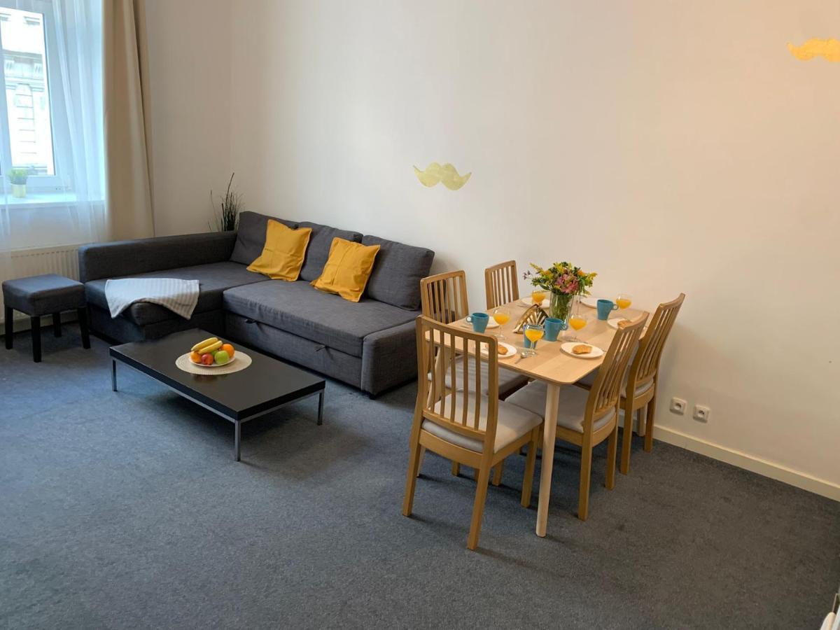 Little Tom Apartments Прага Екстериор снимка