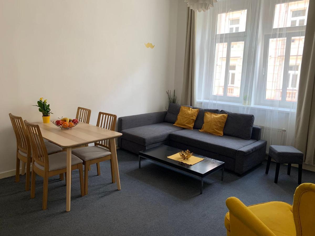 Little Tom Apartments Прага Екстериор снимка