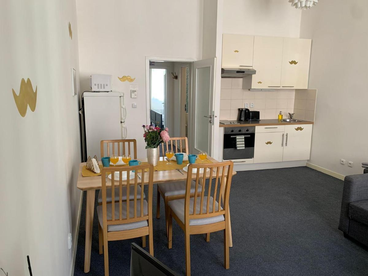Little Tom Apartments Прага Екстериор снимка