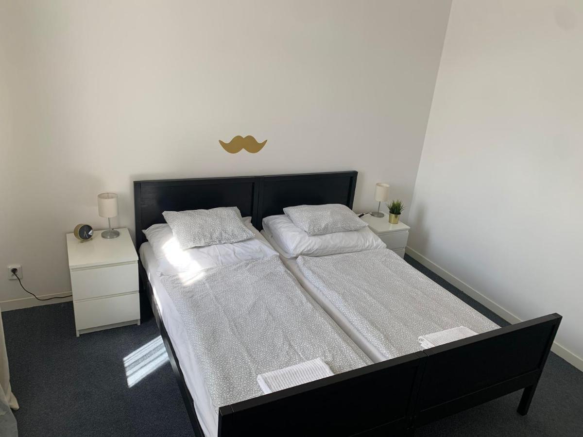 Little Tom Apartments Прага Екстериор снимка
