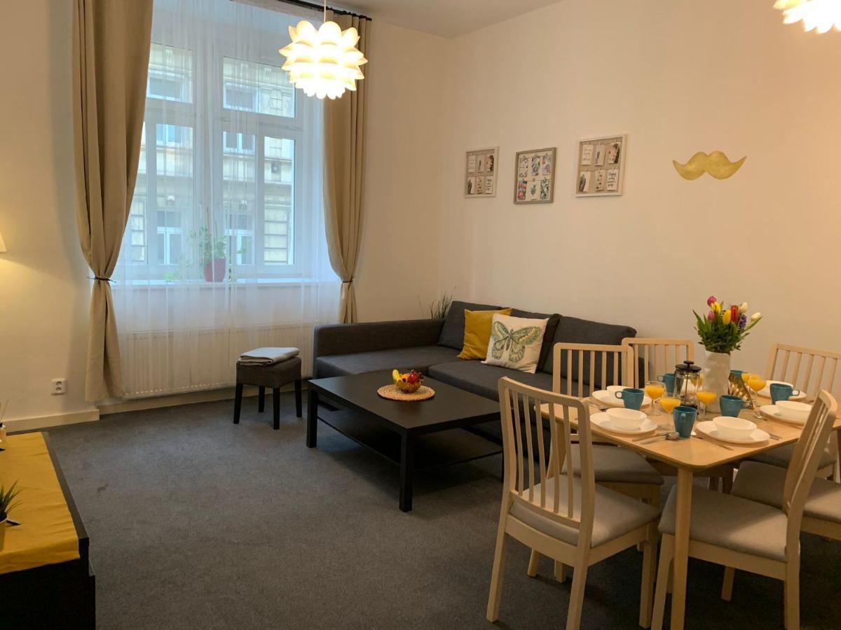 Little Tom Apartments Прага Екстериор снимка