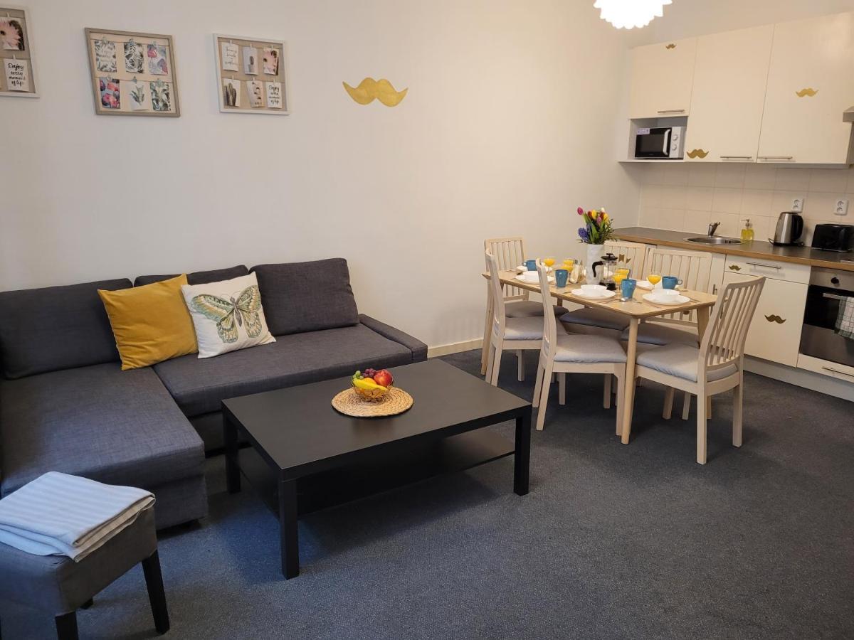 Little Tom Apartments Прага Екстериор снимка
