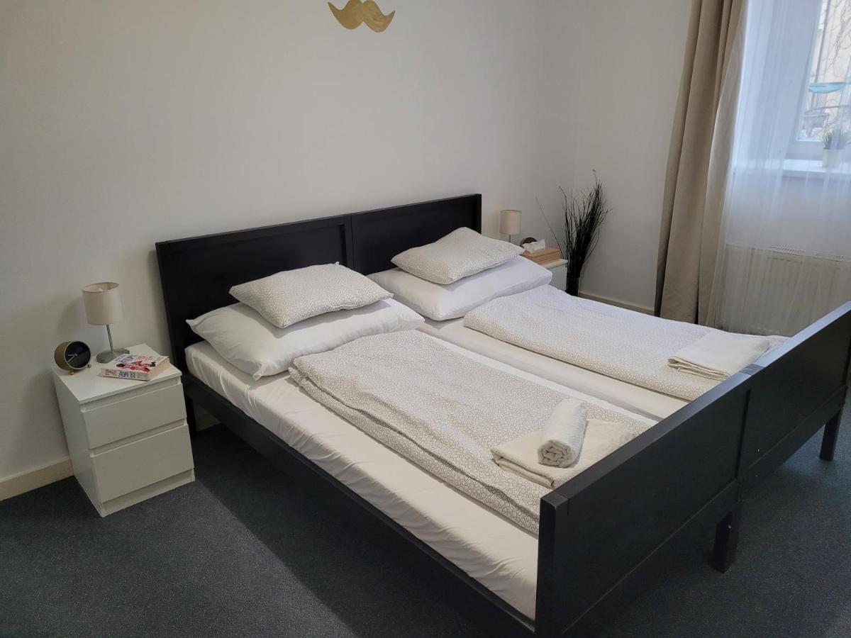 Little Tom Apartments Прага Екстериор снимка