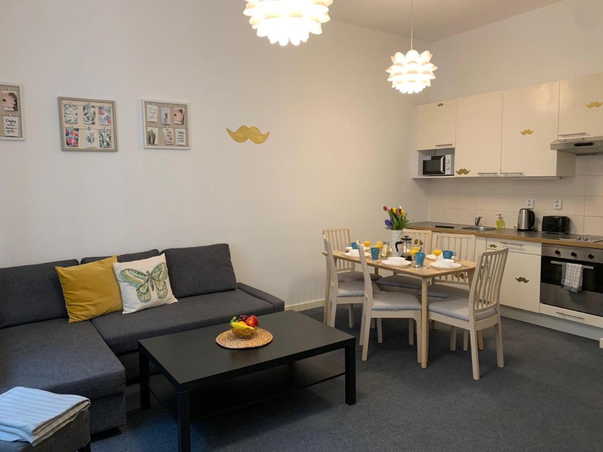 Little Tom Apartments Прага Екстериор снимка