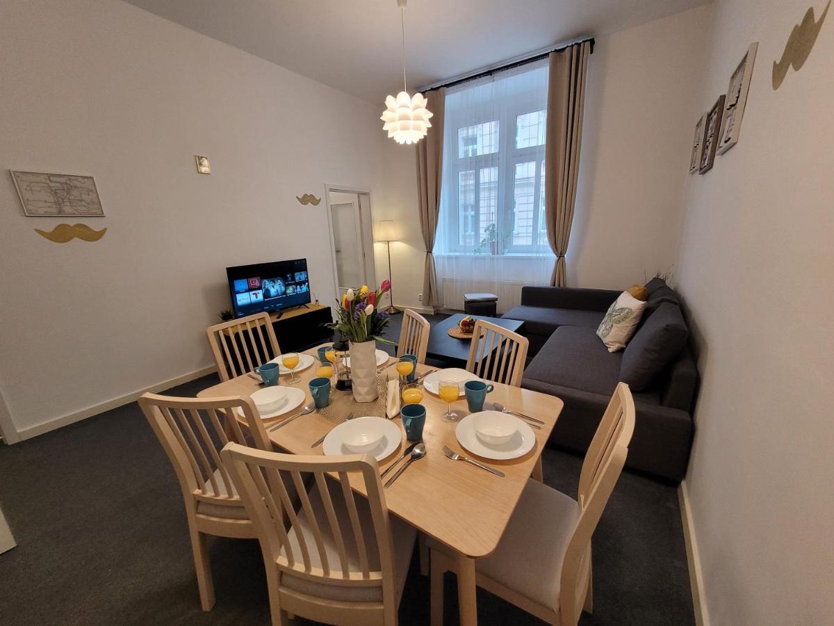 Little Tom Apartments Прага Екстериор снимка
